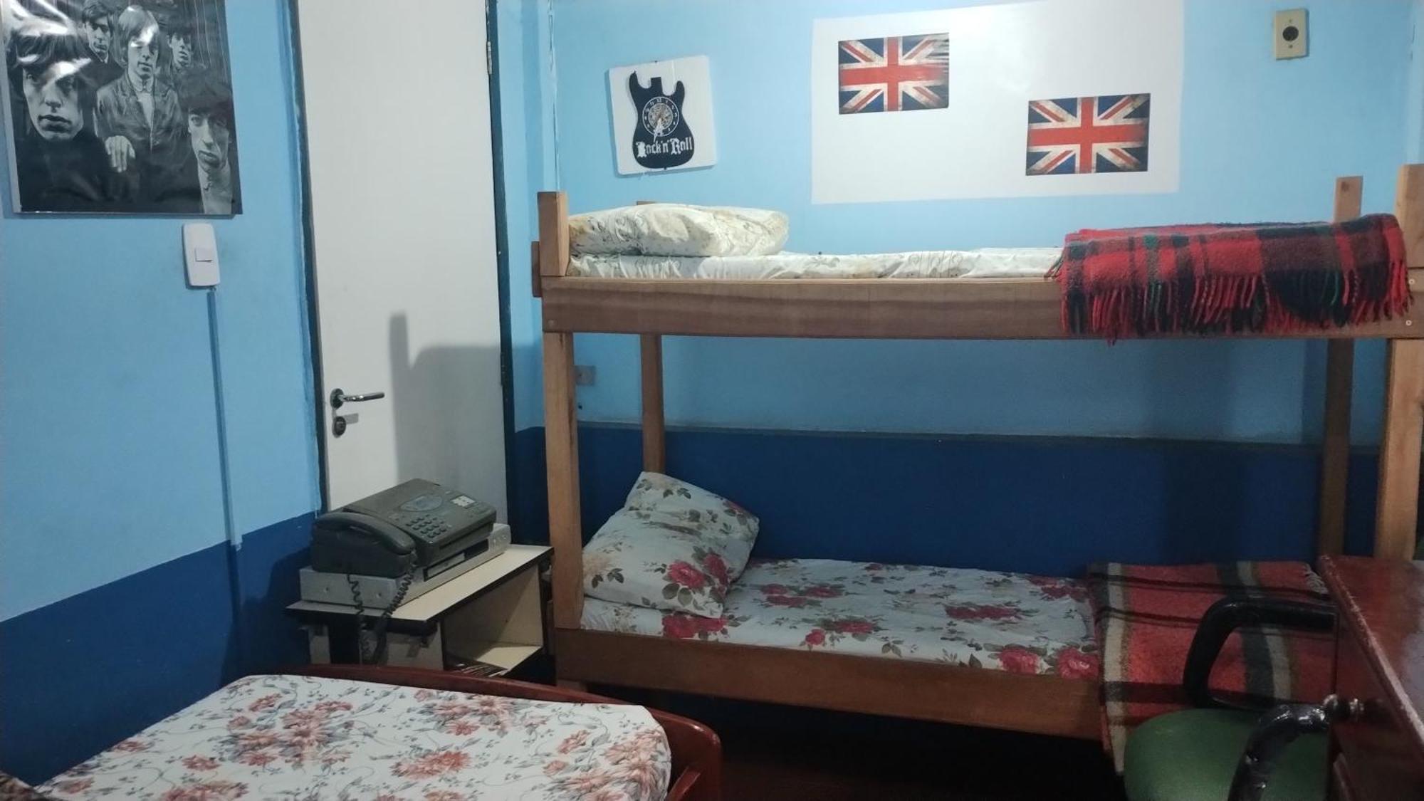 Single Bed Mixed Dormitory Room